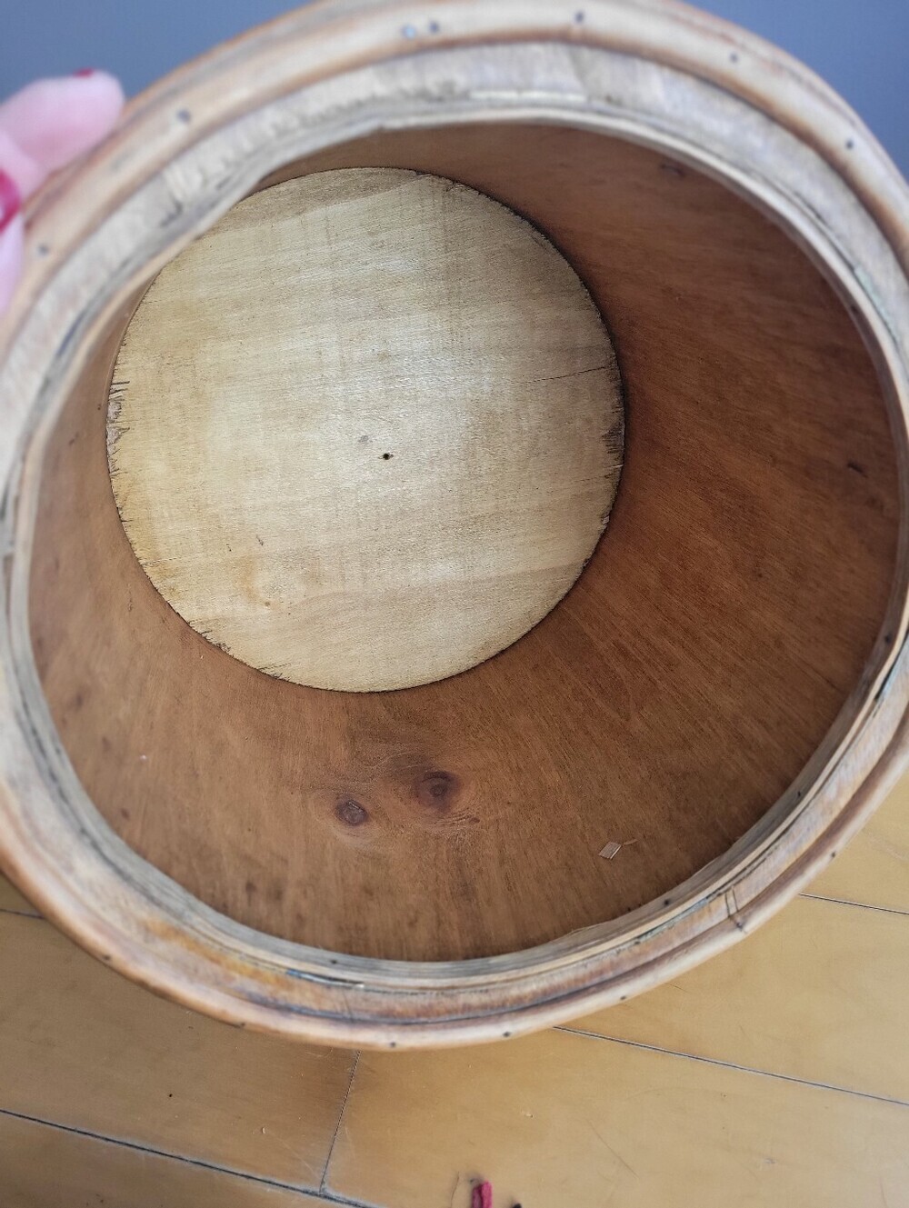 RARE VINTAGE WOODEN BUCKET CANISTER CYLINDER SHAPE LID DESIGN FLOWERS METAL 15.5 - Picture 5 of 16